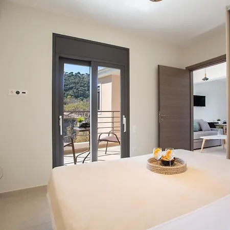 Amelie's Luxe Kalligoni