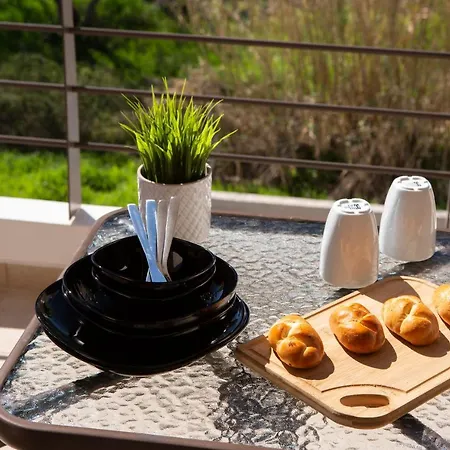 Amelie's Luxe Apartment Kalligoni