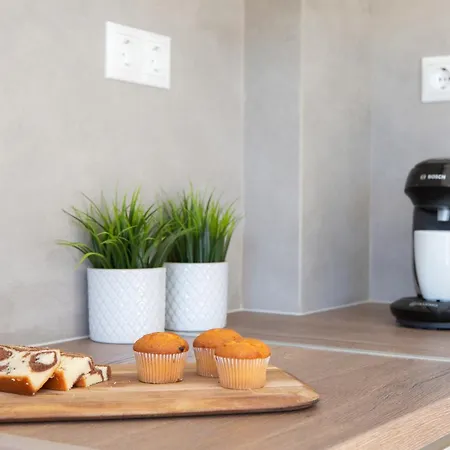 Amelie's Luxe Kalligoni