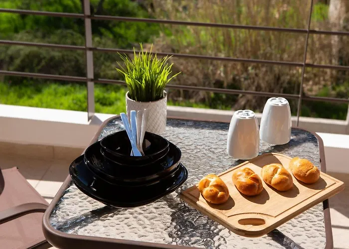 Amelie's Luxe Apartment Kalligoni