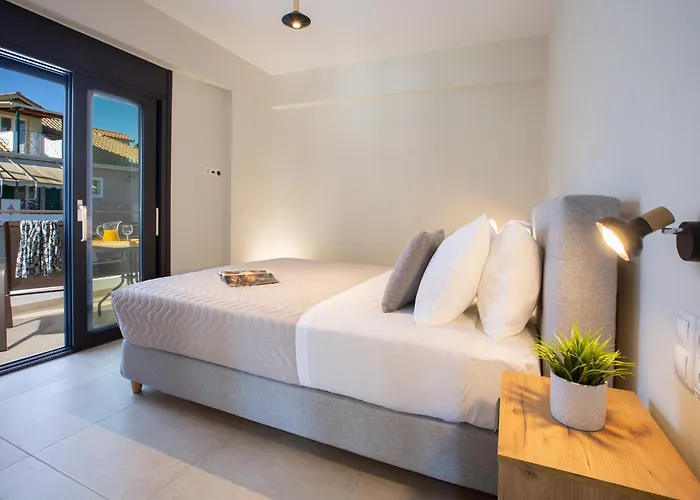 Amelie's Luxe Apartment Kalligoni