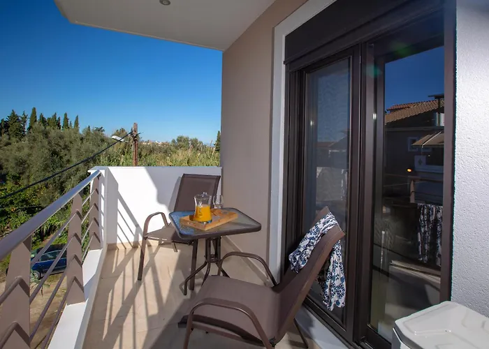 Amelie's Luxe Kalligoni